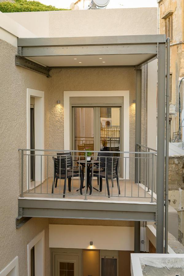 Uni Island - City Center Suites Kandiye Dış mekan fotoğraf