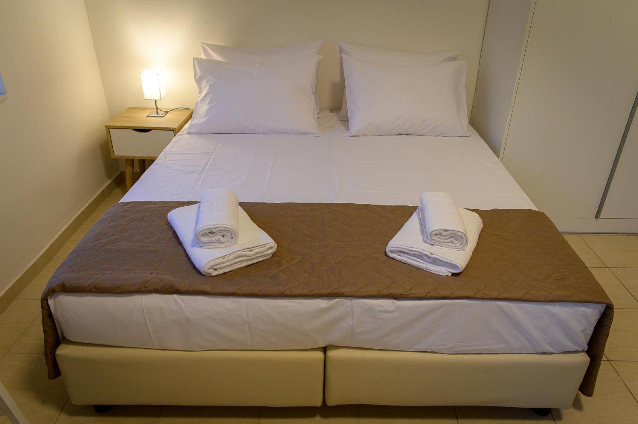Uni Island - City Center Suites Kandiye Dış mekan fotoğraf