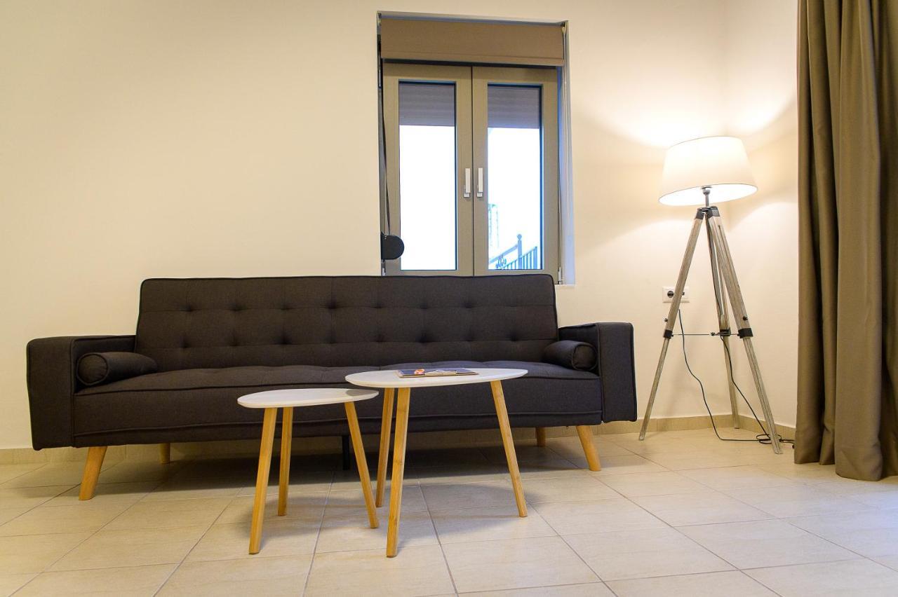 Uni Island - City Center Suites Kandiye Dış mekan fotoğraf