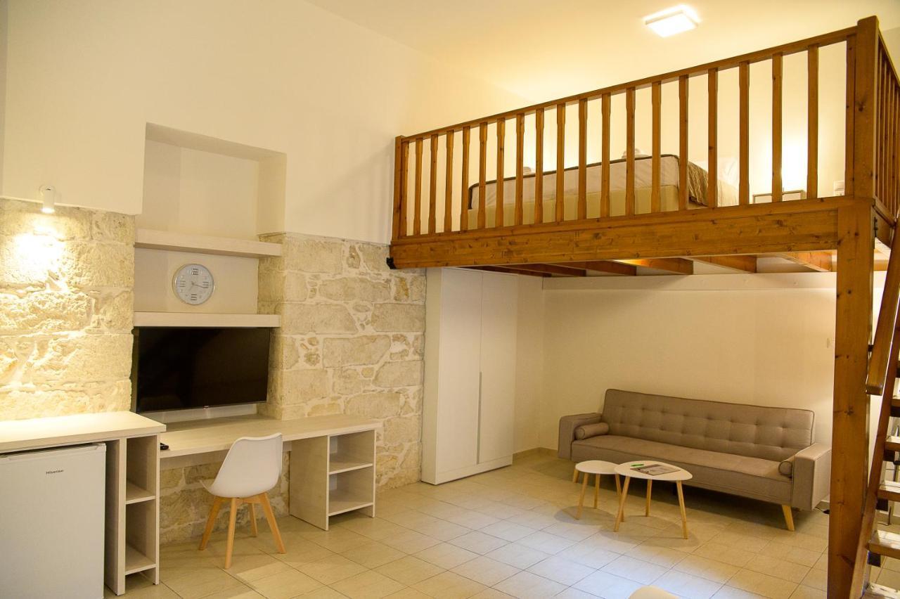 Uni Island - City Center Suites Kandiye Dış mekan fotoğraf
